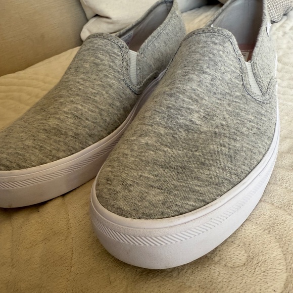Keds Slip-On Sneakers | Size 9 | Like New - Picture 3 of 9